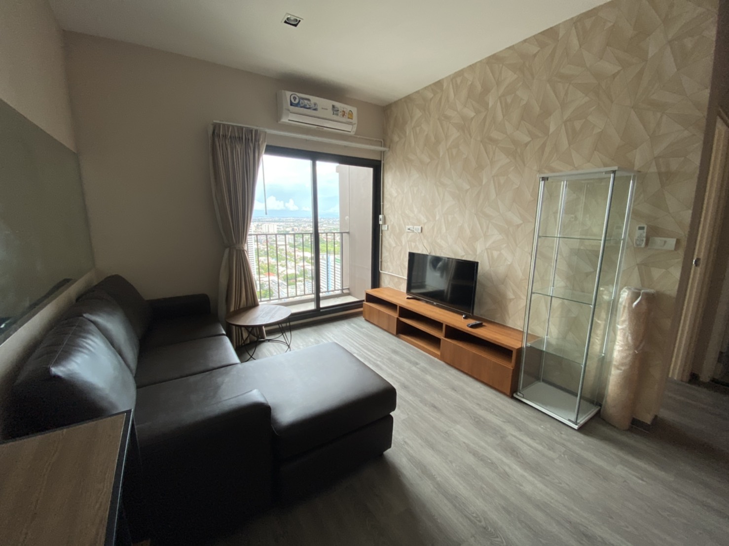 ให้เช่า คอนโด Rich Park  Triple Station 35 ตรม 1bedroom 13,000 baht 0979495559