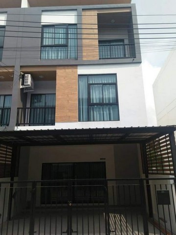 ขายโฮมออฟฟิศ โครงการทริโอ ร่มเกล้า ลาดกระบัง เนื้อที่ 203 ตรม 2 นอน 3 น้ำ ทำเลศักยภาพ ติดถนนร่มเกล้า