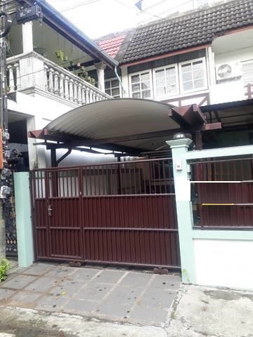 ให้เช่าทาวน์เฮ้าส์ 2 ชั้น ซอยลาดพร้าว 93 หมู่บ้านประชากรไทย เฟอร์ครบพร้อมอยู่