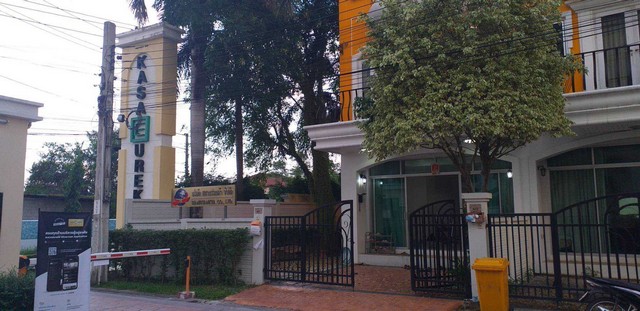 ขายถูกมาก คาซ่า ยูเรก้า พระราม 2 - พุทธบูชา ทาวน์โฮม 3 ชั้น พื้นที่ 39.2 ตรว 3นอน 3น้ำ