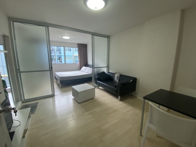 ขายดีคอนโดกะทู้  ภูเก็ต  มุมเมืองลุง เนื้อที่  30 ตรม. ชั้น 5 อาคาร C วิวสระว่ายน้ำ 