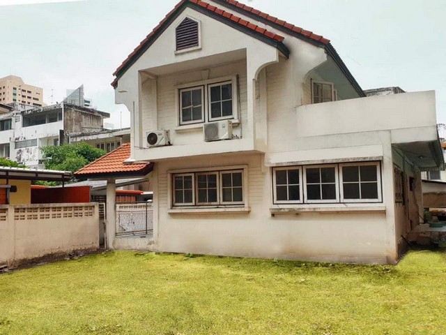 ขายบ้านเดี่ยว 84 ตรว 4ห้องนอน  2 ห้องน้ำ  ตรว สุขุมวิท 61 ใกล้บีทีเอสเอกมัย