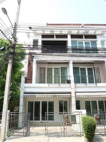 HR 4218 ให้เช่าทาวน์โฮม 3ชั้น บ้านกลางเมือง เออร์บาเนี่ยน ลาดพร้าว ถนนลาดปลาเค้า
