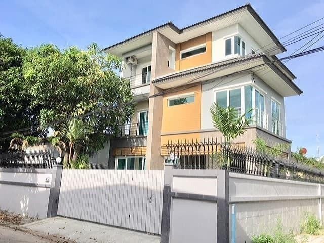 BK76 ให้เช่าบ้านเดี่ยว 3ชั้น เนื้อที่ 70 ตารางวา หลังมุม ถนนสุทธิสารวินิจฉัย ซอยลาดพร้าว 48 