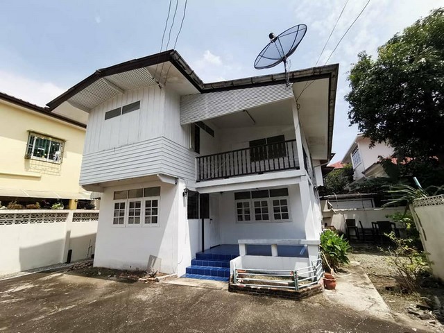 บ้านเดี่ยวขาย : บ้านเดี่ยวย่านอุดมสุข 26 0801532451