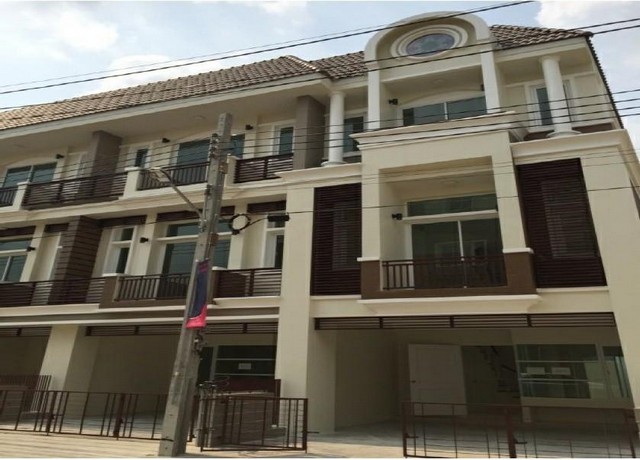 ให้เช่าทาวน์โฮม 3 ชั้น Premium place สุคนธสวัสดิ์38 ใกล้เลียบด่วน ใกล้สมบัติทัวร์