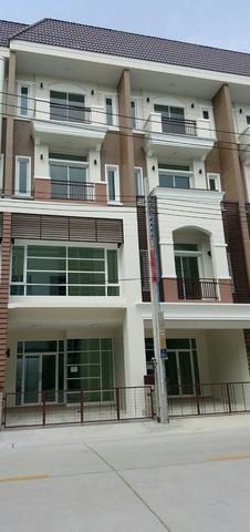 ให้เช่าทาวน์โฮม 4 ชั้น Premium place สุคนธสวัสดิ์38 ใกล้เลียบด่วน ใกล้สมบัติทัวร์