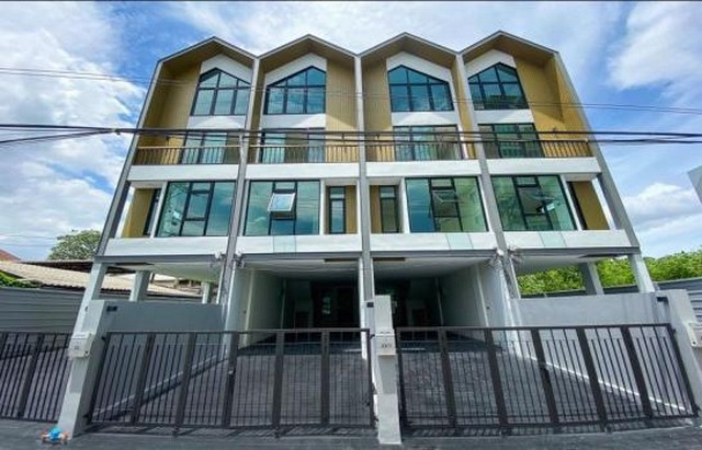 ขายทาวน์โฮม/โฮมออฟฟิศ 4 ชั้น สุขุมวิท 101/1 ใกล้ BTS ปุณณวิถี
