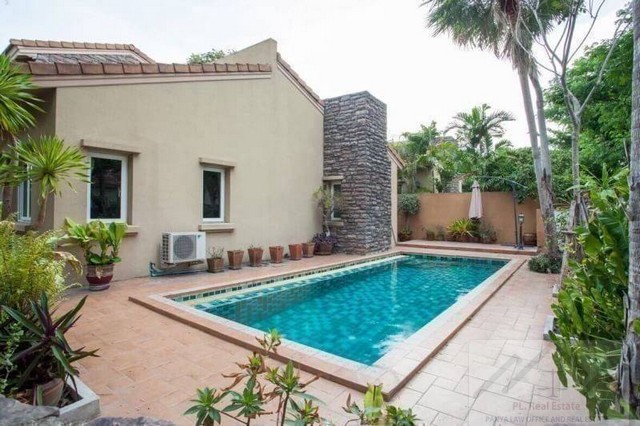 ขายและให้เช่า บ้านเดี่ยวพัทยาพร้อมพูลวิลล่า เนื้อที่ 104 ตรว.หลังมุม ซ.ชัยพฤกษ์ ใกล้หาดจอมเทียน 