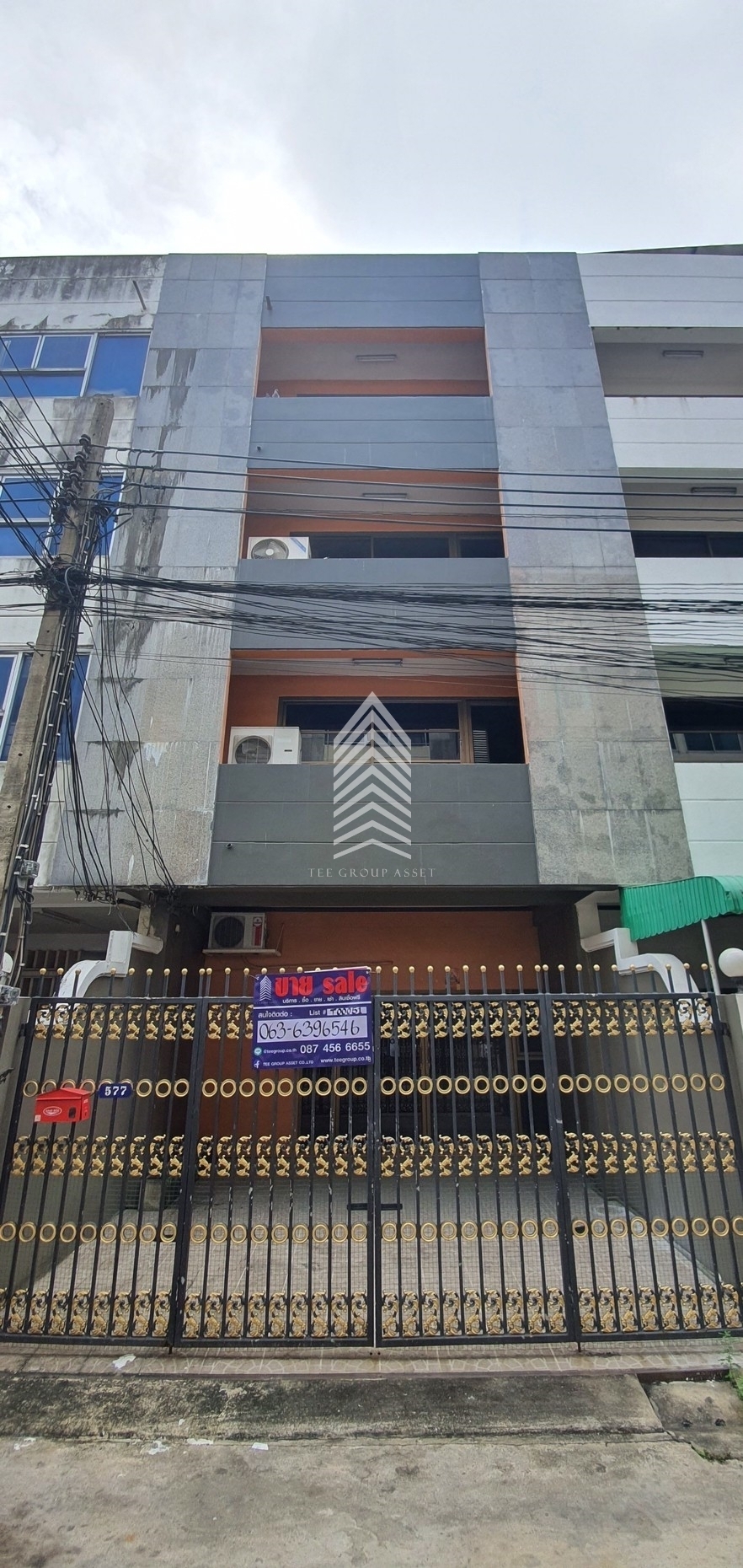 ขาย ทาวน์เฮ้าส์ 4 ชั้น เลขที่ 577 ซอยจรัญสนิทวงศ์ 57 พื้นที่ใช้สอย 120 ตร.ม.ใกล้รถไฟฟ้า เดินทางสะดวก