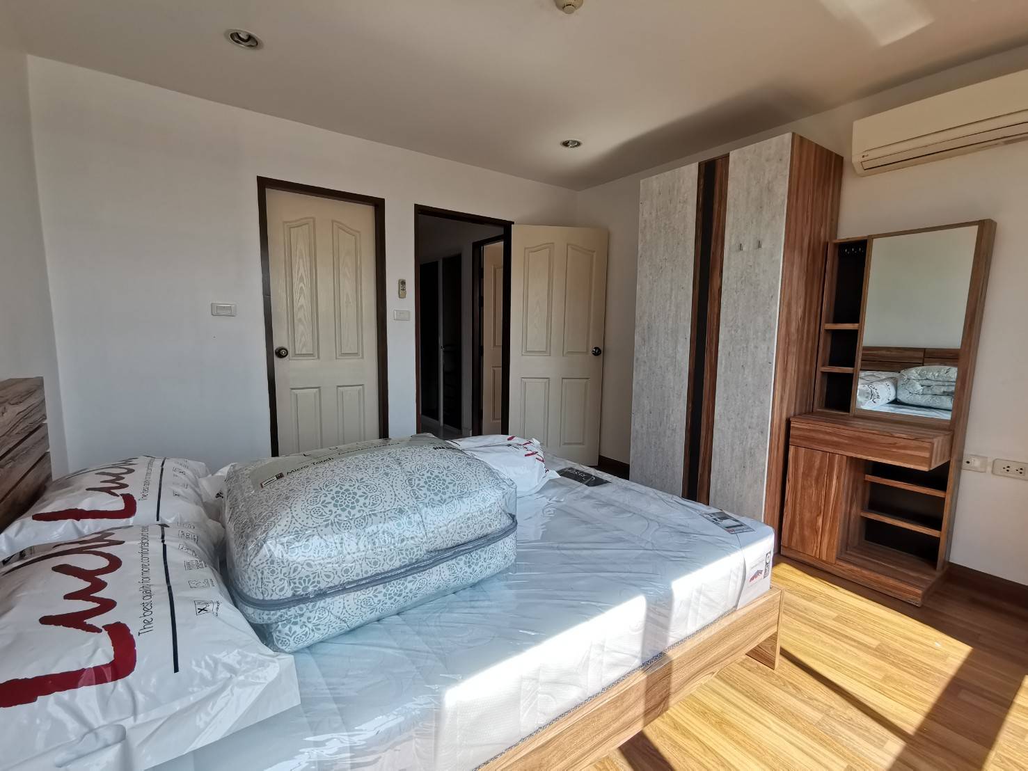 ให้เช่า PG RAMA 9 ใกล้ MRT พระราม 9 ขนาด 75 ตร.ม.