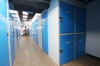 พื้นที่เก็บของส่วนตัว  BIZ Self Storage ขนาดเล็ก ในสุขุมวิท 13 เริ่มต้นที่ 50 บาท