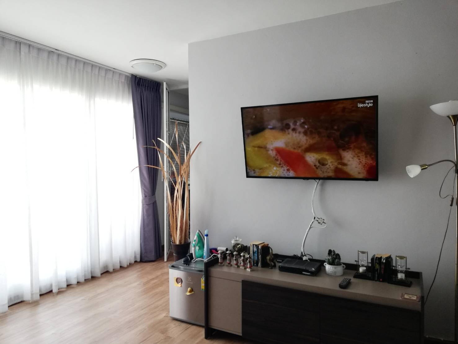 ขายคอนโดมิเนียมใกล้ BTS พระโขนง  1 ห้องนอนขนาด  45 ตรม.เพียง 3.2 ล้านเท่านั้น