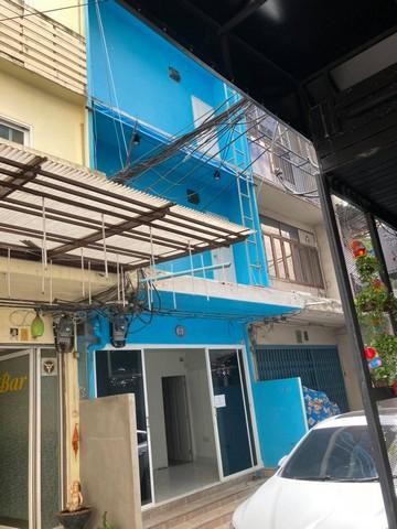 ให้เช่าอาคารพาณิชย์ 3ชั้นครึ่ง ซอยสุขุมวิท 22  ตึกปรับปรุงใหม่ พร้อมอยู่ ใกล้เอ็มพอเรียม 
