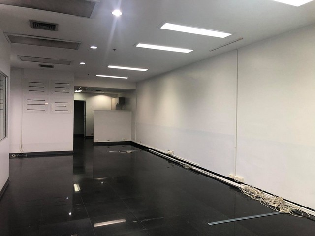 BS569ให้เช่าพื้นที่สำนักงาน 141 ตรม.ในอาคารสิรินรัตน์ ถ.พระราม 4 เดินทางสะดวกใกล้ทางด่วน