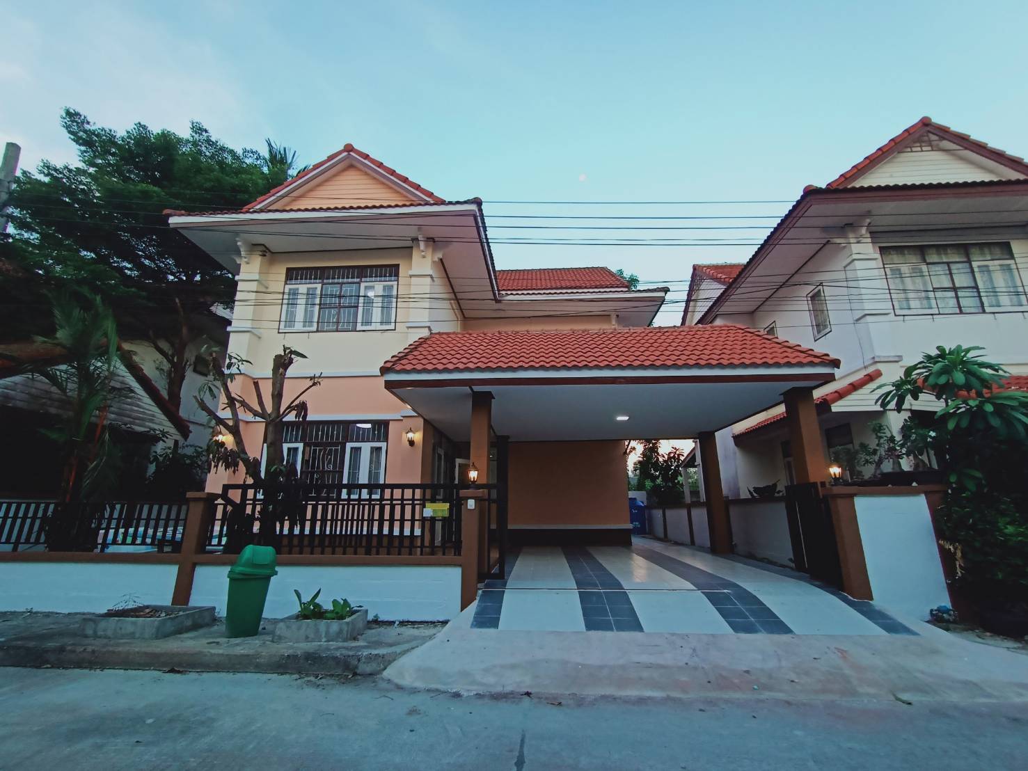 ขายบ้านเดี่ยว2 ชั้นหมู่บ้านพนาสนธิ์ 6 ถนน หทัยราษฏร์ ตกแต่งใหม่ สวย พร้อมอยู่