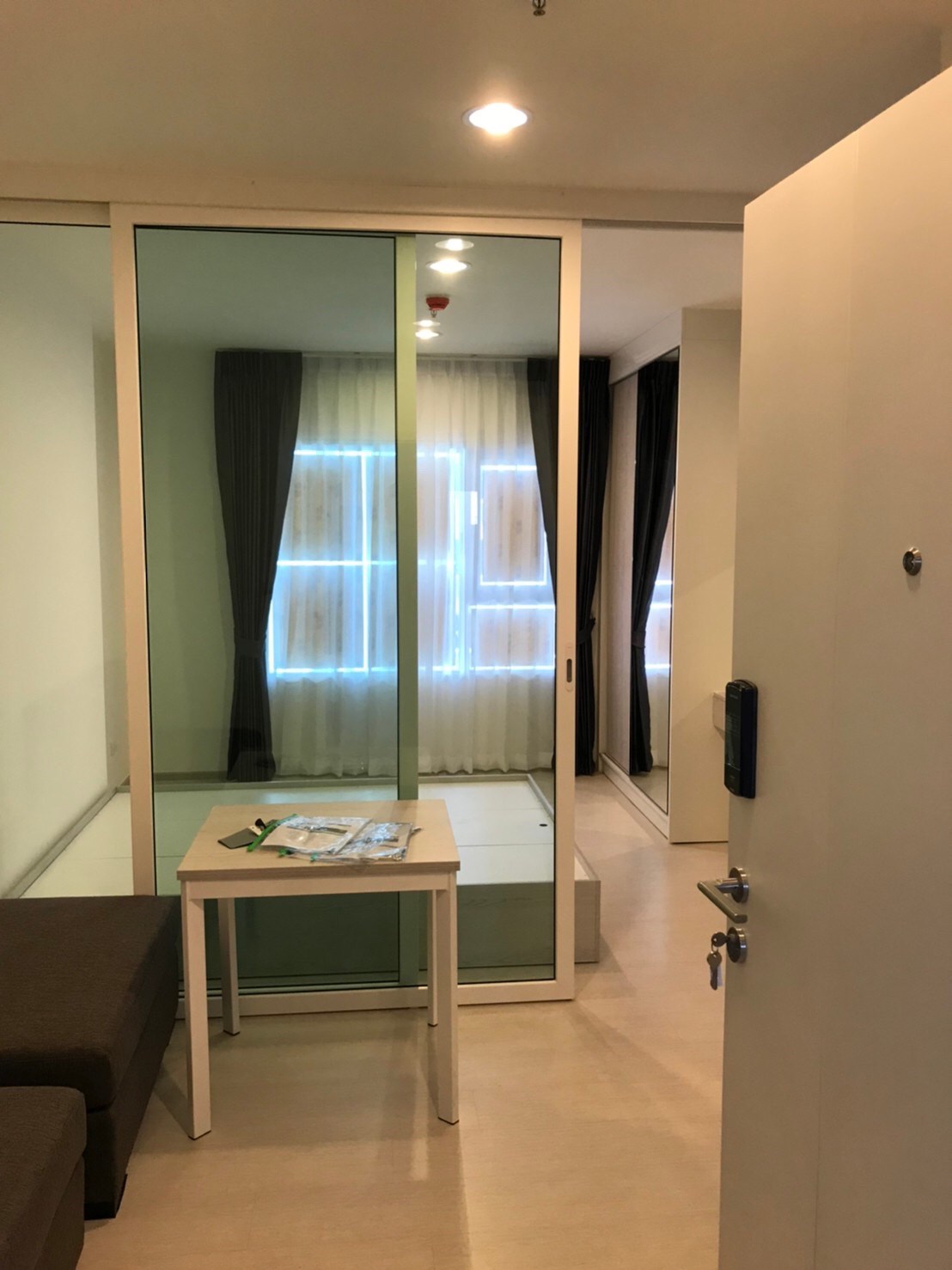 ให้เช่า แอสปาย เอราวัณ เลขที่ 62/164 1 ห้องนอน ขนาด 30 ตรม. 