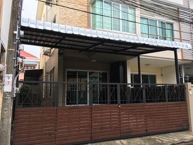 B29 ให้เช่าทาวน์เฮ้าส์ 3ชั้น ถนนลาดพร้าว71 ซอย นาคนิวาส 21 ย่านลาดพร้าว 