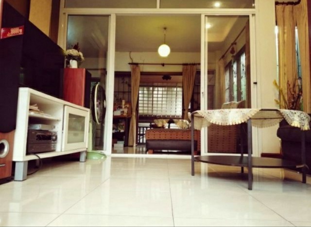 บ้านเดี่ยวลิฟวิ่งนารา ซอยมีสทีน ติดร่มเกล้า เนื้อที่ 55 ตารางวา 3 ห้องนอน 3 ห้องน้ำ ใกล้รถไฟฟ้าสีส้ม
