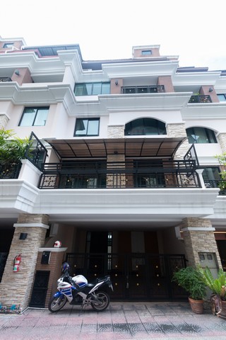 ขายทาวน์โฮม 5 ชั้น โครงการ Evanston ทองหล่อ 25 ใกล้ BTS ทองหล่อ 