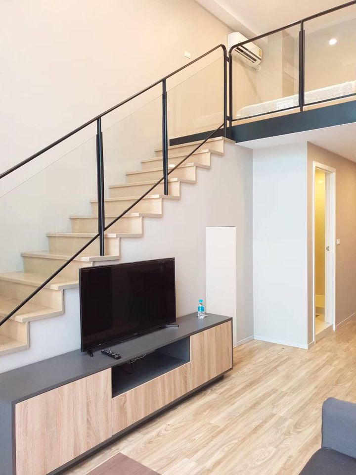 ให้เช่าCondo Blossom Sathron, 1bed Duplex ชั้น1, 45sqm ราคา 18000 bath 0972989594 
