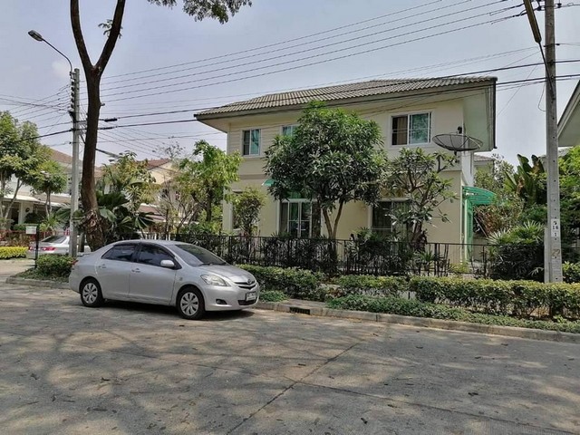 ขายบ้านเดี่ยว หมู่บ้านพฤกษ์ลดาประชาอุทิศ76 พท 60 ตรว แบบ 3 นอน พร้อมอยู่ รหัสSJ1609 