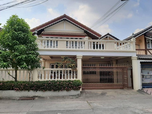 C1409 ให้เช่าบ้าน 2 ชั้น ซอยรามคําแหง 62 พร้อมเฟอร์นิเจอร์ ใกล้เดอะมอลล์บางกะปิ