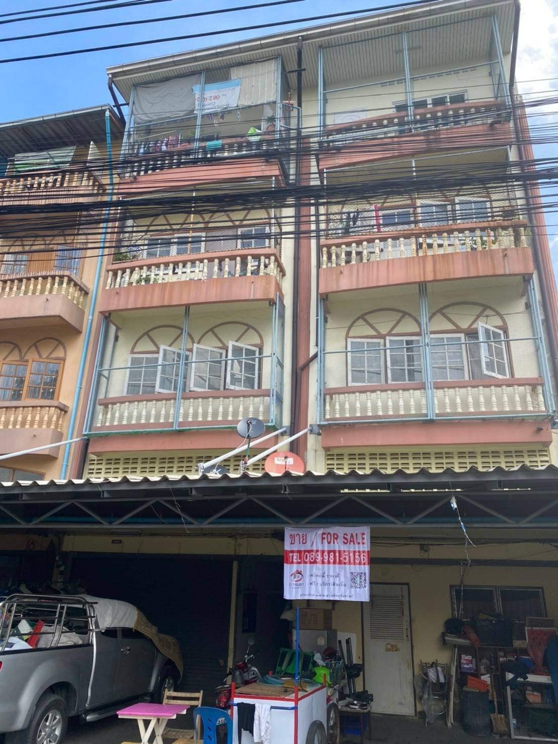 ขายตึก 2 ห้องคูหา  5 ชั้น ตีทะลุถึงกัน ทำเป็นห้องเช่าผู้เช่าอยู่เต็มทุกห้อง เนื้อที่ รวม 48 ตารางวา
