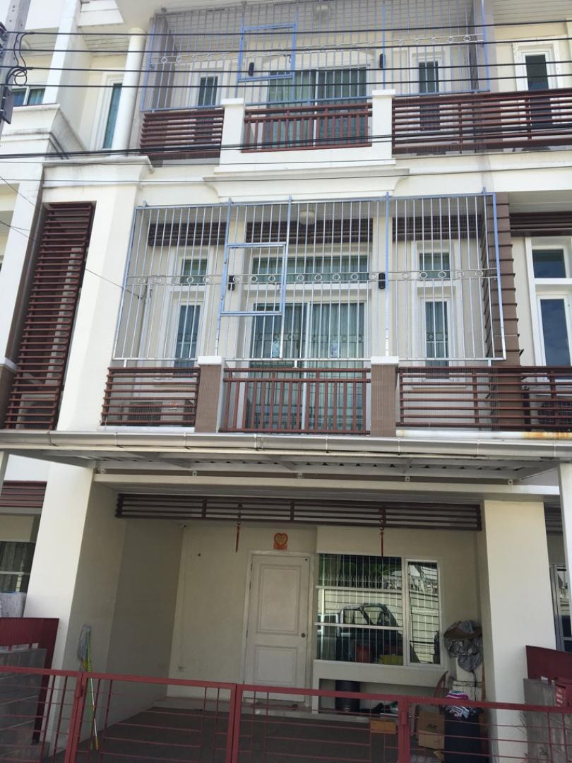 ให้เช่าทาวน์โฮม 3 ชั้น หมู่บ้านพรีเมี่ยมเพลส 5 รามอินทรา 40 