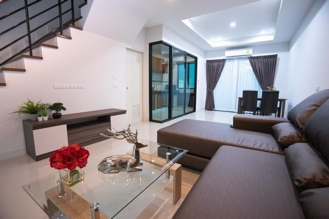 PJD06 ให้เช่าทาว์นโฮม 3ชั้น ย่านบางกะปิ ซอยลาดพร้าว107 ศุภาลัยเอสเซ้นส์ ใกล้รพ.เวชธานี 