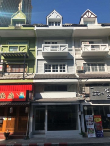 รหัสC3631 ให้เช่าอาคารพาณิชย์ 5ชั้น ถนนสุขุมวิทซอย31 ใกล้ BTS พร้อมพงศ์
