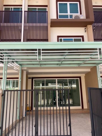 ให้เช่าทาวน์โฮมส์ ปรัชญาบิชโฮม อ่อนนุช- สุวรรณภูมิใกล้โรบินสัน และแอร์พอร์ตลิ้งค์ลาดกระบัง