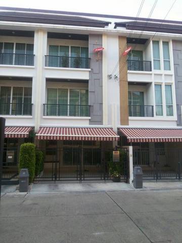 T134ขายทาวน์โฮม 3ชั้น บ้านกลางเมือง รัชดา36 พื้นที่200ตรม 3นอน 3น้ำใกล้ MRTลาดพร้าว 6,300,000บาท