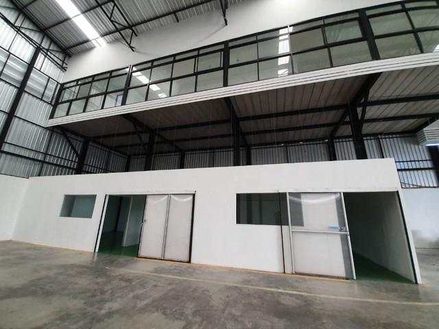 ให้เช่าโกดังพร้อมออฟฟิศ 1400 ตรม. หลังคาสูง 9 เมตร ใกล้เลียบด่วน ใกล้ทางด่วน สภาพสวยและใหม่มาก