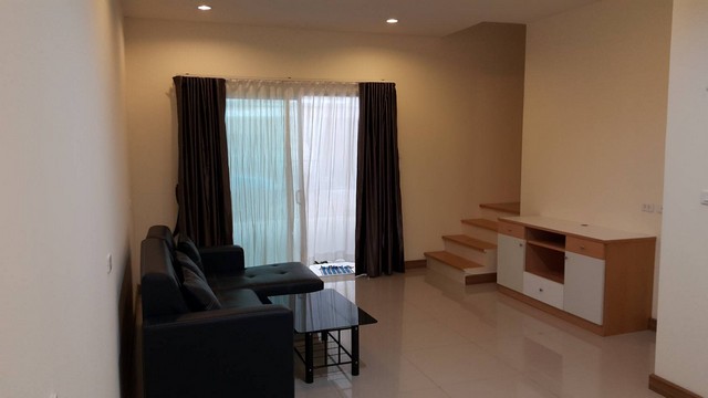 รหัสC3422 ให้เช่าทาวน์โฮมหมู่บ้านวิลเลจ ซิตี้ พัฒนาการ38 เหมาะอยู่อาศัย