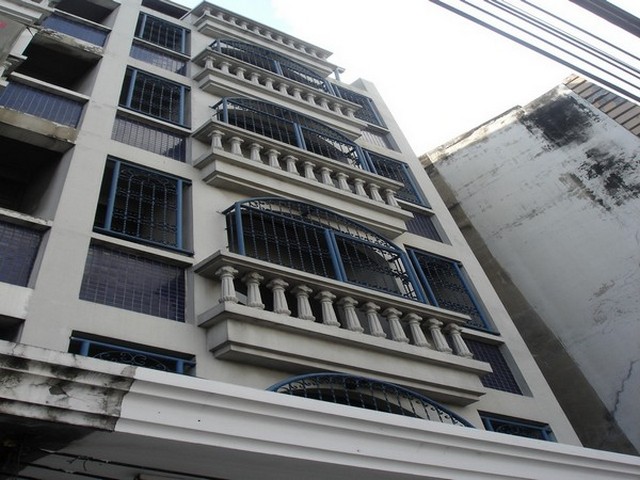 ให้เช่าอาคารพาณิชย์ 4.5 ชั้น ทำเลดี ติดถนนใหญ่ถนนรามคำแหง ใกล้แยกลำสาลี บางกะปิ