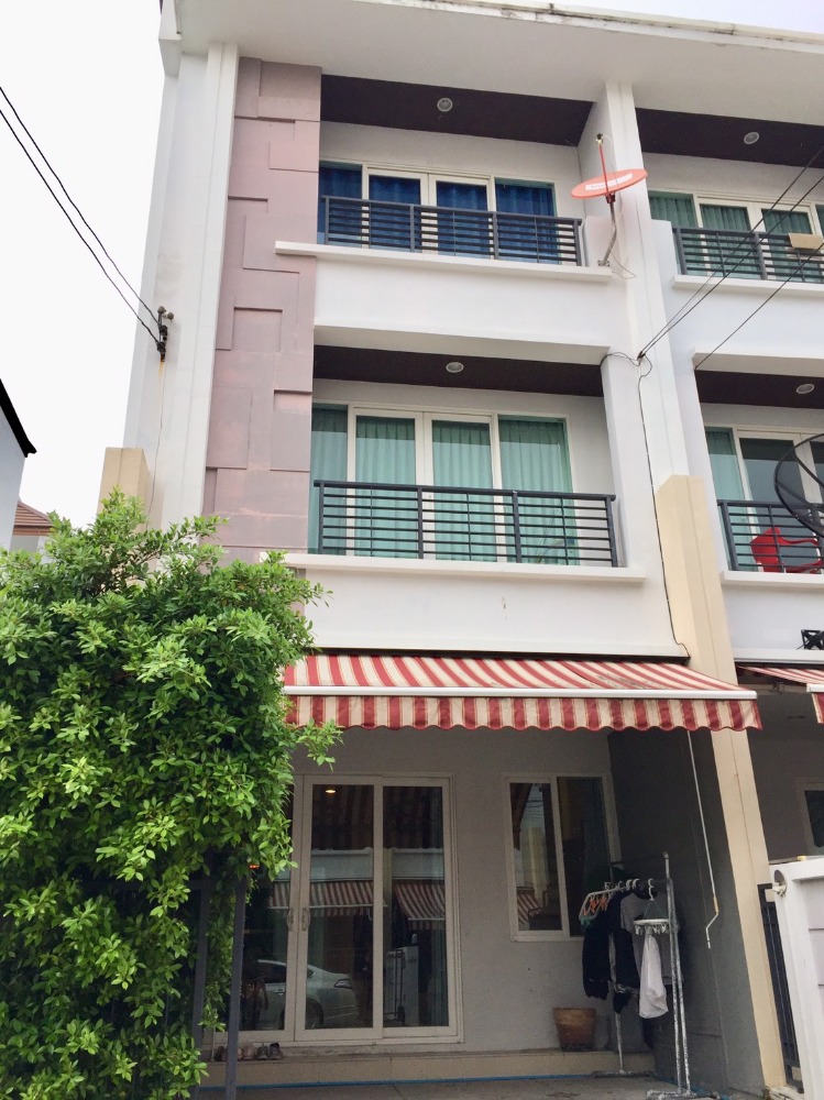 ขายด่วน ทาวน์โฮม บ้านกลางเมือง S-Sense พระราม 9-ลาดพร้าว เดินทางสะดวกสบาย