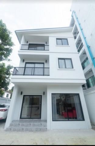 BJ32 ให้เช่าบ้านเดี่ยว 3 ชั้น  ใกล้โรงเรียนเซ็นแอนดรูว์ส ซอย ชัยพฤกษ์ ใกล้ BTS เอกมัย เหมาะทำออฟฟิต