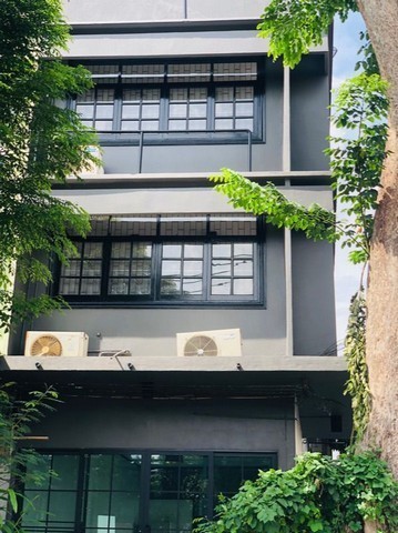 รหัสทรัพย์ I47 ****ให้เช่า อาคารพาณิชย์ 3ชั้น ค้าขายได้ทำเลดีมาก  ใกล้ ม.หอการค้า ประชาสงเคราะห์****