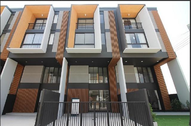 ให้เช่าทาวน์โฮม3.5ชั้นสร้างใหม่ ย่านพัฒนาการ ชิเชนพัฒนาการ 32 พร้อมเฟอร์นิเจอร์ทำออฟฟิศได้