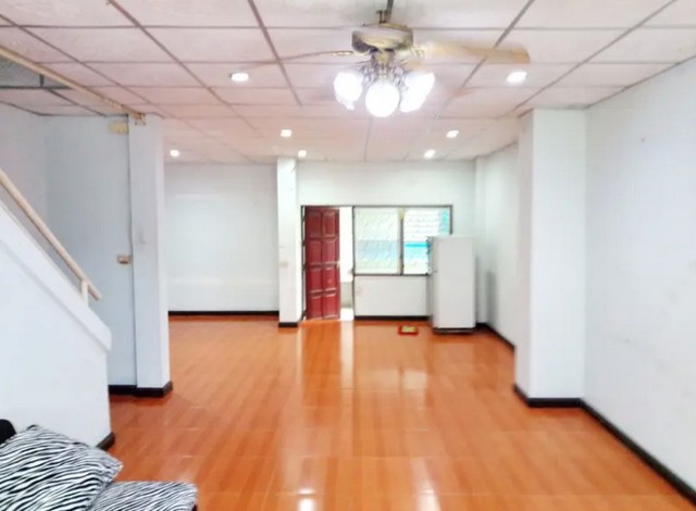 S1348 ให้เช่าทาวน์โฮม 3 ชั้น ถนนลาดพร้าว 71 ซอยสังคมสงเคราะห์ ย่านลาดพร้าว