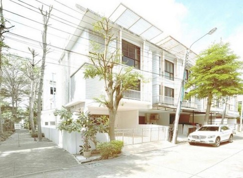 ให้เช่าทาวน์โฮม โฮมออฟฟิศ 3 ชั้น ซ.สุขุมวิท 77 ใกล้ BTS อ่อนนุช Renovated พร้อมเฟอร์ (PP1-PC133)