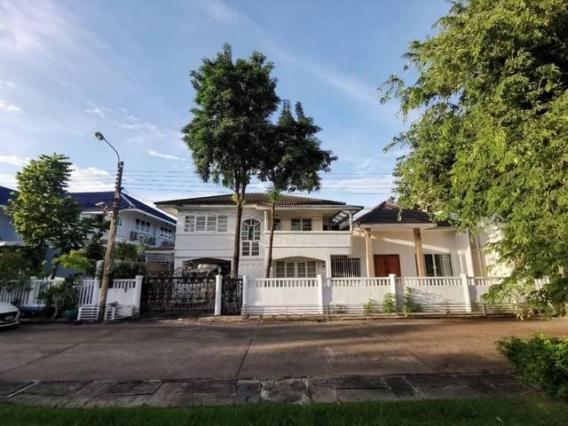 ให้เช่าบ้านเดี่ยว 5 ห้องทำงาน 4 ห้องน้ำ ซอยพัฒนาการ​ 57 
