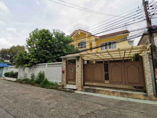 ขายบ้านเดี่ยวลาดพร้าว หลังใหญ่ ทำเลบ้านอยู่อาศัย สำนักงาน ออฟฟิศ ใกล้รถไฟฟ้า 