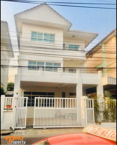 ให้เช่า บ้านเดี่ยว 3 ชั้น ถนนเมน ซอยประชาราษฎร์บำเพ็ญ 26 เเยก 8