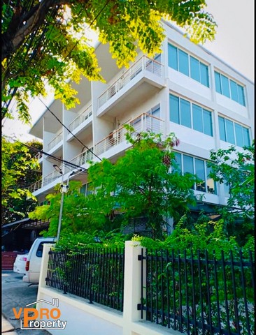 ขาย - ให้เช่า อาคารพาณิชย์ หลังมุม ถนนสามยาม 3.5 ชั้น ใกล้ห้างเเฟชั่นไอซ์เเลนด์