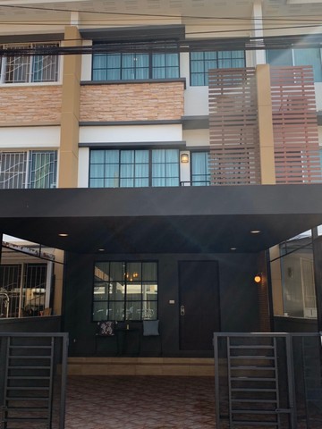 Town Plus พระราม 9 ทาวน์โฮม ให้เช่า ใกล้ ไบรตัน คอลเลจ และ เวลลิ่งตัน คอลเลจ