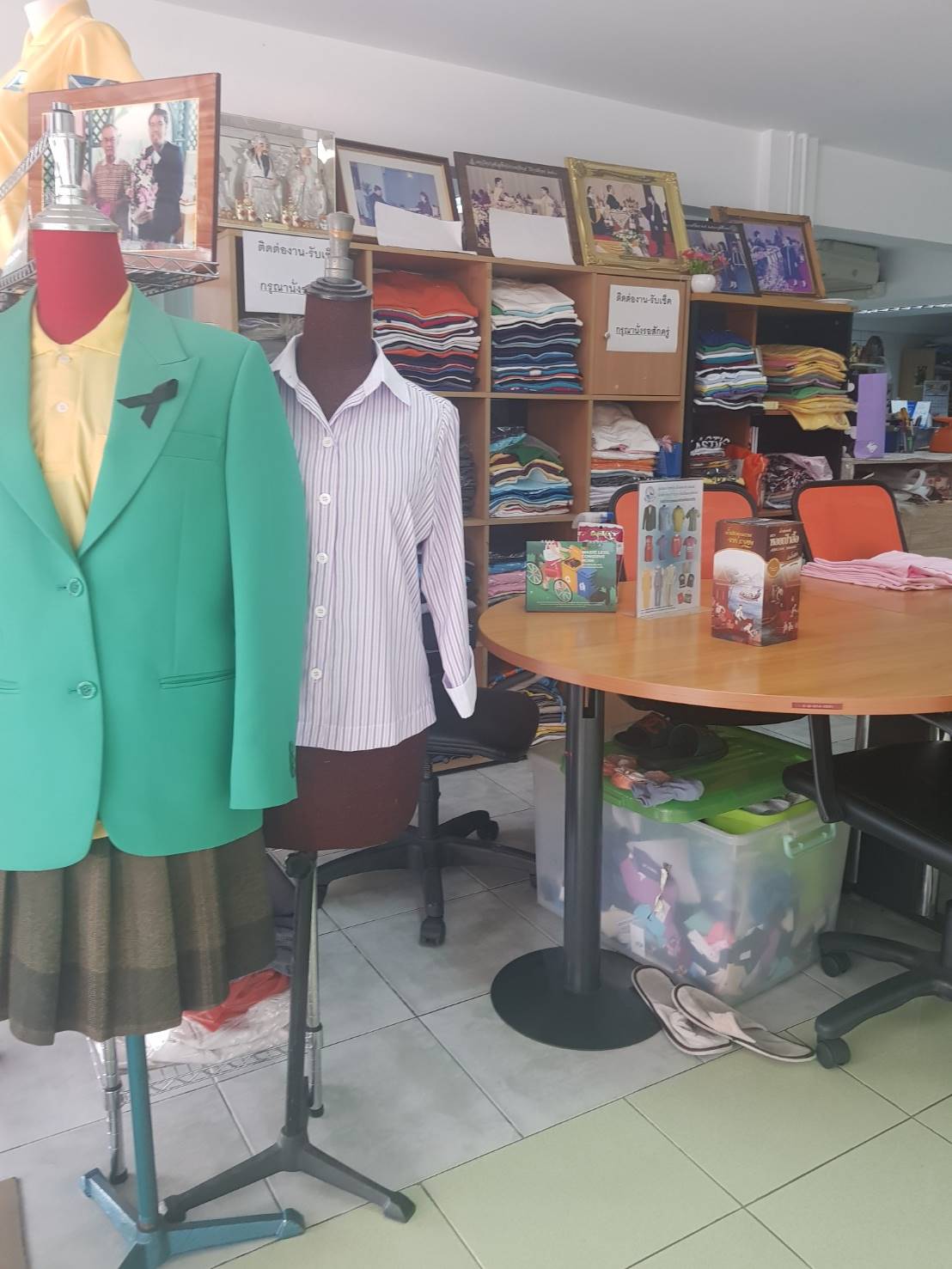 ขายอาคารพาณิชย์ ติดถนนกาญจนาภิเษก อาคารพาณิชย์ 48 คูหาติดกัน 4 ชั้น มีดาดฟ้า 