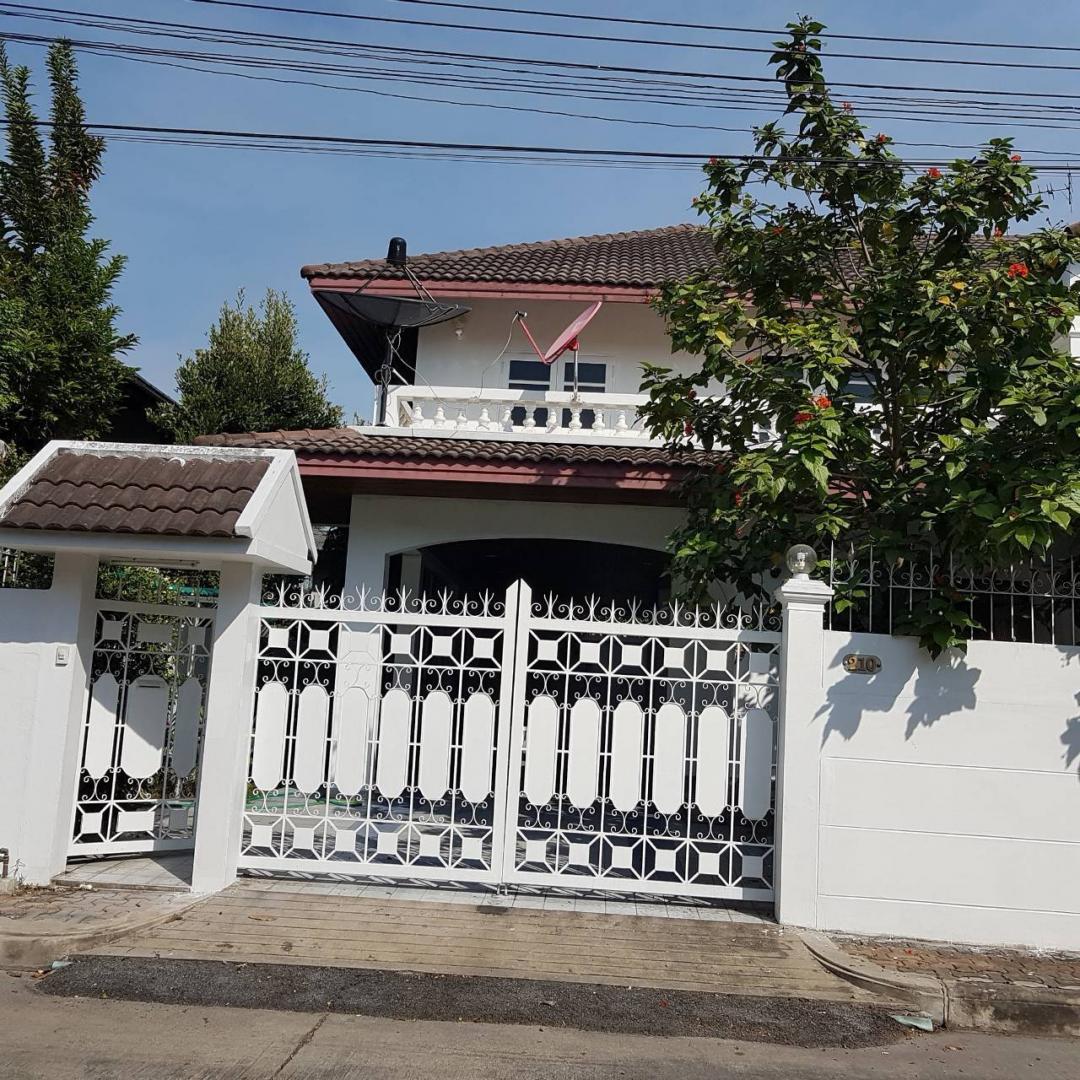 บ้านเดี่ยว 2ชั้น 4ห้องนอน 4 ห้องน้ำ หมู่บ้านผกามาส บรรยากกาศร่มรื่น เงียบสงบ เหมาะแก่การพักผ่อน