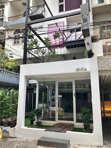 รหัส CC 1161 For Rent ทาวน์เฮาส์ 5 ชั้น ย่านสุขุมวิทซอย31  BTS พร้อมพงษ์ เหมาะอาศัย